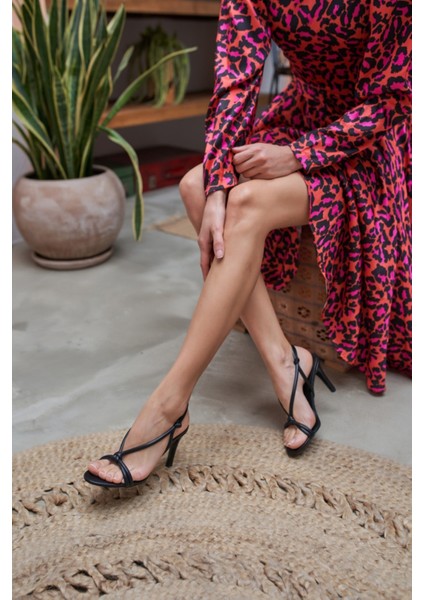 Alina Kadın Siyah Topuklu Sandalet Ayakkabi