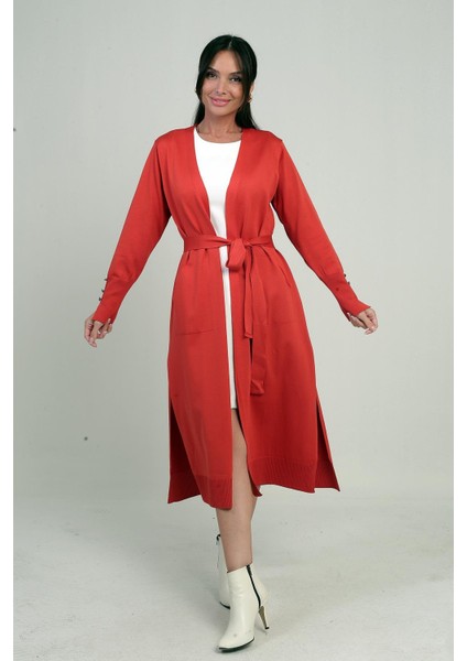 Kadın Kolları Düğme Detaylı Cepli Yanları Yırtmaaçlı Uzun Hırka modelleri