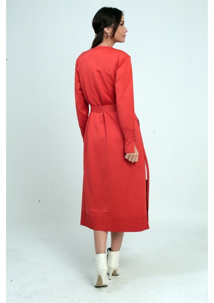 Kadın Kolları Düğme Detaylı Cepli Yanları Yırtmaaçlı Uzun Hırka fırsatları