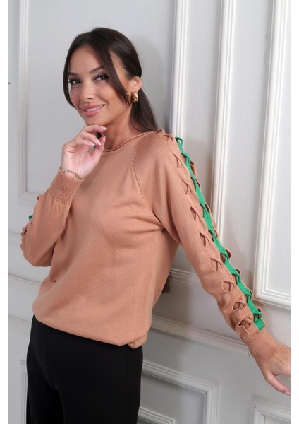 Kadın Kolu Şerit Dekolteli Triko Bluz