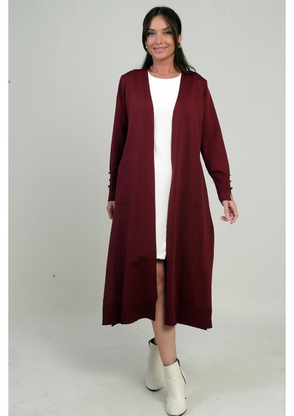 Kadın Kolları Düğme Detaylı Cepli Yanları Yırtmaaçlı Uzun Hırka