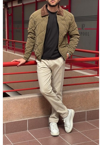 Rahat Kesim, Yakası Kadife Detaylı, Baklava Desen Kapitone, Suya Dayanıklı Ceket 2505 fırsatları