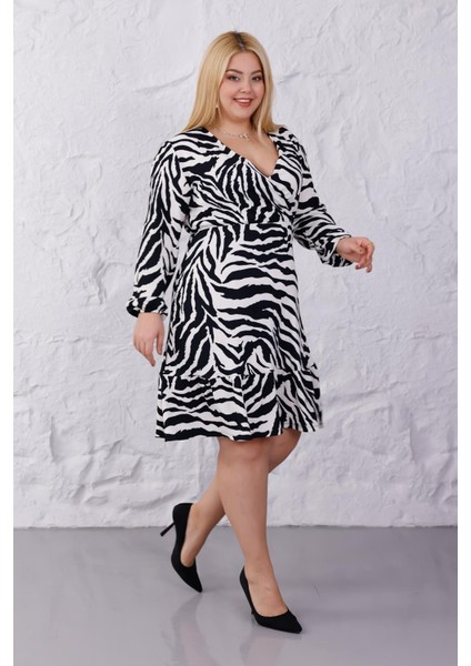 Kadın Siyah Beyaz Zebra Desen Kruvaze Yaka Esnek Bel Büyük Beden Elbise modelleri