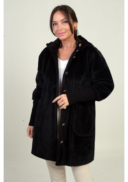 Kadın Kapüşonlu Önü Düğmeli Astarlı Kolları Ribanalı Angora Kaban modelleri