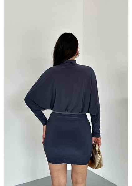 Kadın Elbise Mini Şık Kemerli Yarım Balıkçı Yaka Uzun Yarasa Kollu Dökümlü Sandy Elbise