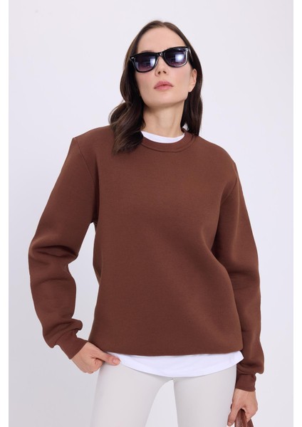 Kadın Oversize Geniş Kesim Pamuklu Yumuşak Dokulu Içi Polarlı Basic Kahverengi Bisiklet Yaka Sweatshirt indirimleri