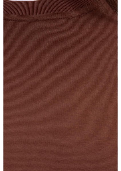 Kadın Oversize Geniş Kesim Pamuklu Yumuşak Dokulu Içi Polarlı Basic Kahverengi Bisiklet Yaka Sweatshirt