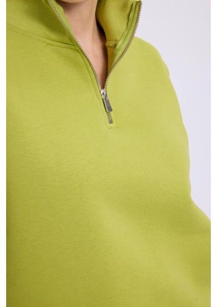 Kadın Relax Fit Rahat Kesim Pamuklu Içi Polarlı Yarım Fermuarlı Yeşil Dik Yaka Sweatshirt modelleri
