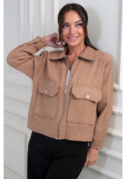 Kadın Önü Fermuarlı Torba Cepli Kaşe Kısa Mont