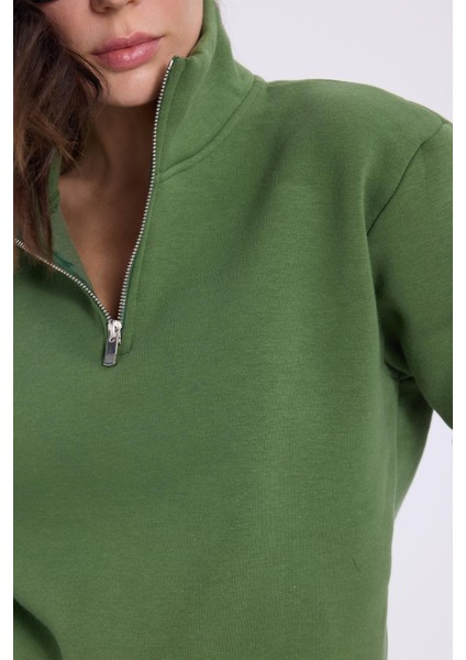Kadın Relax Fit Rahat Kesim Pamuklu Içi Polarlı Yarım Fermuarlı Yeşil Dik Yaka Sweatshirt modelleri