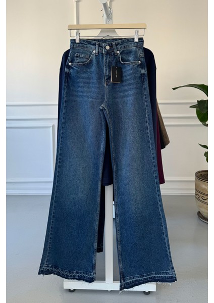 Paçası Pis Dikişli Jean- Mavi