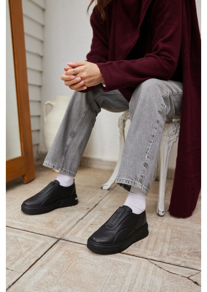 Sarr Kadın Siyah Gercek Deri Lastık Detay Casual Ayakkabi fiyatları