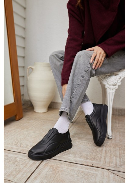 Sarr Kadın Siyah Gercek Deri Lastık Detay Casual Ayakkabi modelleri