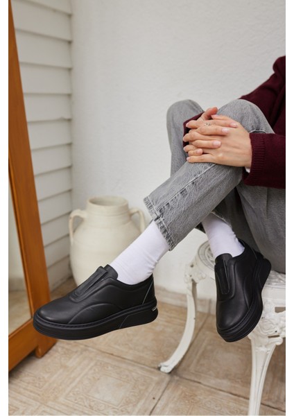 Sarr Kadın Siyah Gercek Deri Lastık Detay Casual Ayakkabi indirimleri