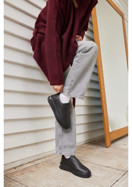 Sarr Kadın Siyah Gercek Deri Lastık Detay Casual Ayakkabi