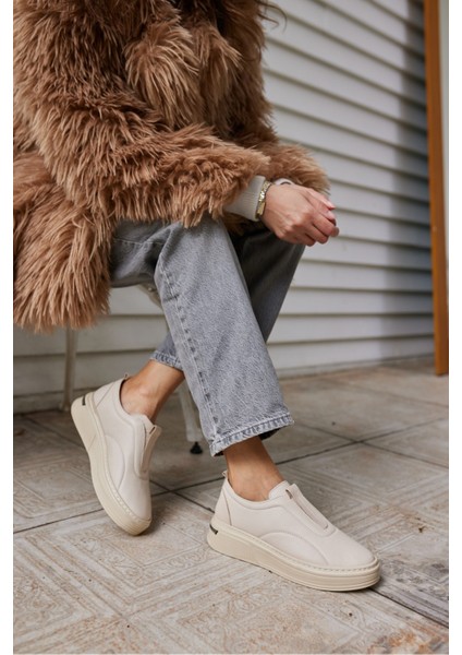 Sarr Kadın Siyah Gercek Deri Lastık Detay Casual Ayakkabi