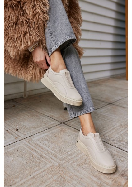 Sarr Kadın Siyah Gercek Deri Lastık Detay Casual Ayakkabi fırsatları