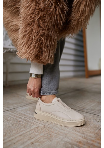 Sarr Kadın Siyah Gercek Deri Lastık Detay Casual Ayakkabi indirimleri