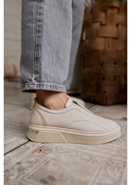 Sarr Kadın Siyah Gercek Deri Lastık Detay Casual Ayakkabi