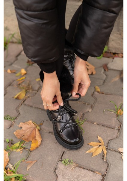 Kadın Siyah Rugan Linnest Bot modelleri