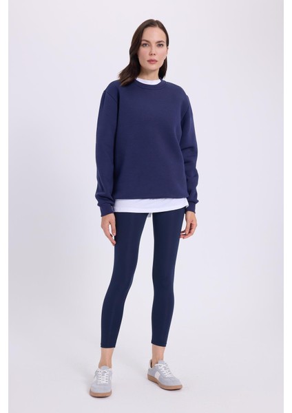 Kadın Oversize Geniş Kesim Pamuklu Yumuşak Dokulu Içi Polarlı Basic Lacivert Bisiklet Yaka Sweatshirt fırsatları