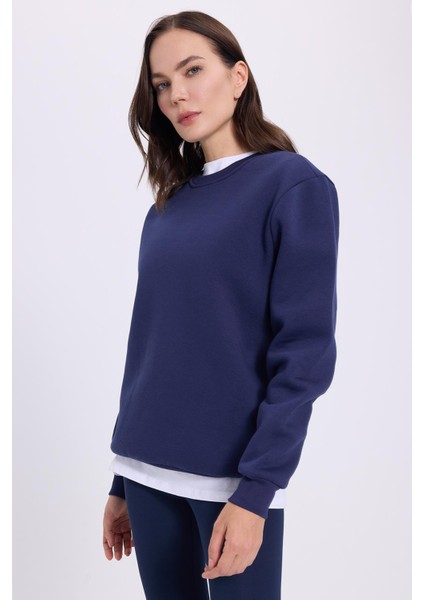 Kadın Oversize Geniş Kesim Pamuklu Yumuşak Dokulu Içi Polarlı Basic Lacivert Bisiklet Yaka Sweatshirt indirimleri