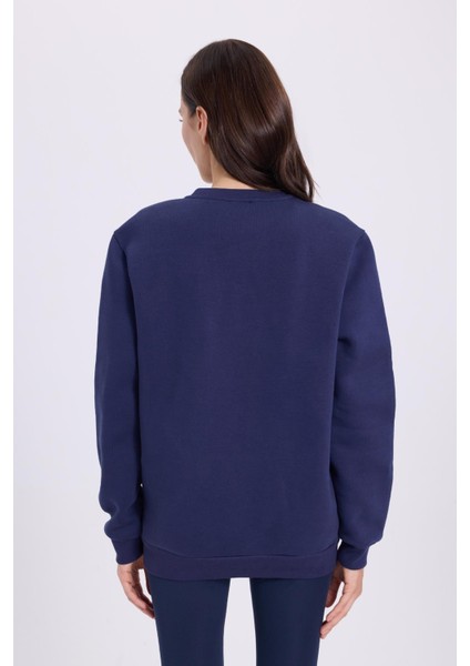 Kadın Oversize Geniş Kesim Pamuklu Yumuşak Dokulu Içi Polarlı Basic Lacivert Bisiklet Yaka Sweatshirt