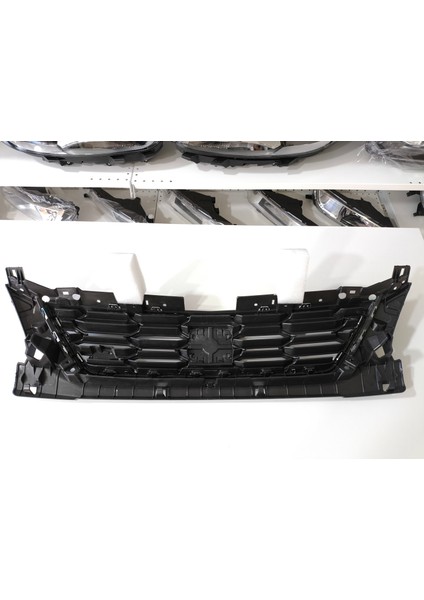 Seat Leon Fr Ön Panjur Nikelajlı Fr Amblemli 2017 - 2020 5F0853654J fiyatları