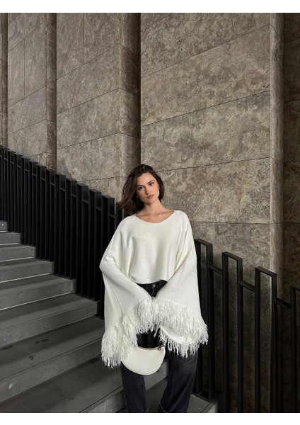 Kadın Püsküllü Triko Kazak Ekru