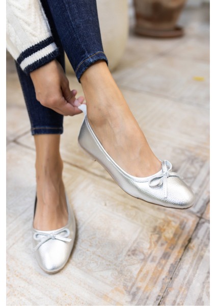 Lumbo Kadın Siyah Leoapar Garnılı Babet