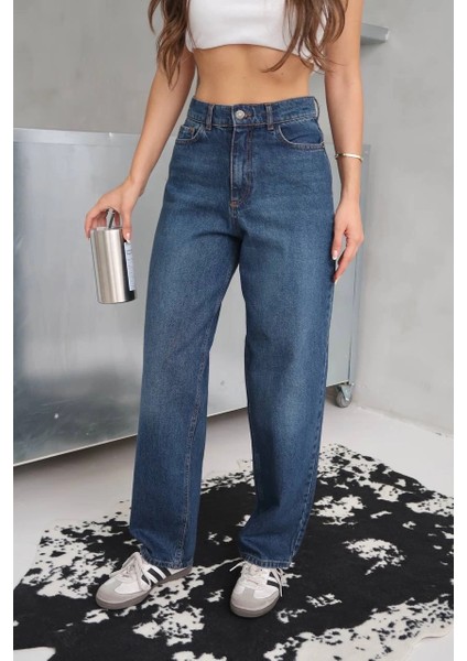 Arkadan Tokalı Jeans Pantolon