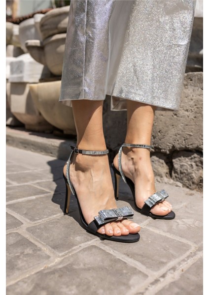 Riva Kadın Bej Saten Taş Detay Topuklu Abiye Sandalet