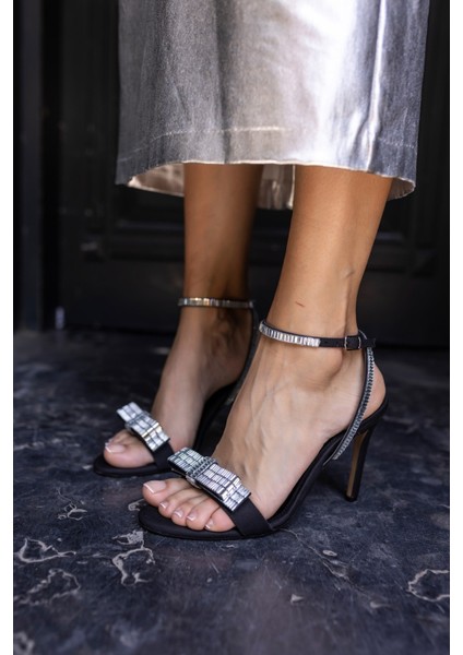 Riva Kadın Bej Saten Taş Detay Topuklu Abiye Sandalet