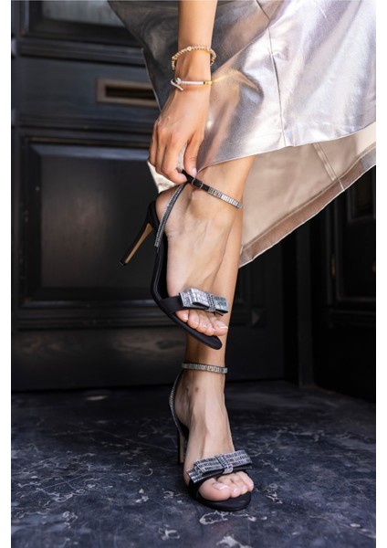 Riva Kadın Bej Saten Taş Detay Topuklu Abiye Sandalet