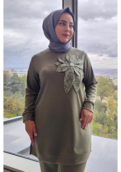 Kadın Dikme Çiçek Detaylı Tesettür Takım