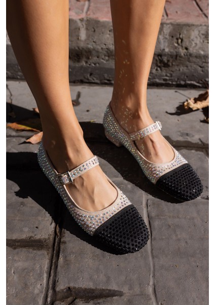 Loretto Kadın Bej Sıyah Garnılı Taş Detay Babet fiyatları