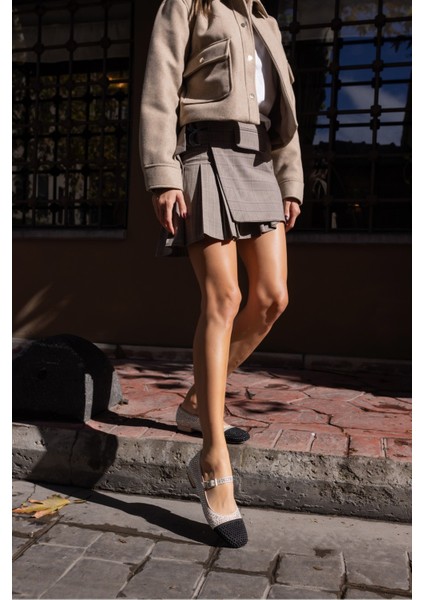 Loretto Kadın Bej Sıyah Garnılı Taş Detay Babet