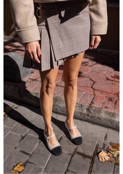 Loretto Kadın Bej Sıyah Garnılı Taş Detay Babet