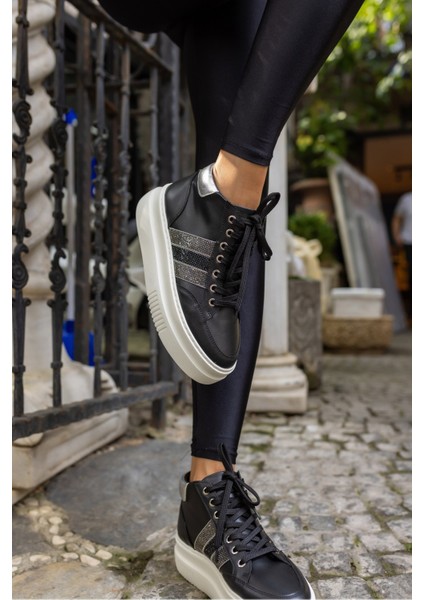 Tobers Kadın Siyah Taş Detay Sneaker