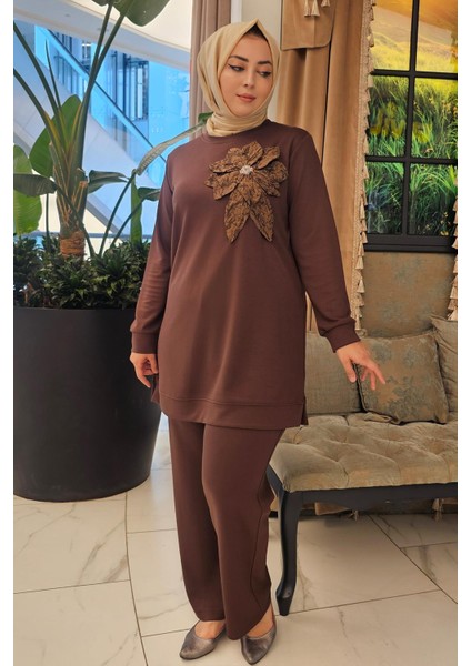 Kadın Dikme Çiçek Detaylı Tesettür Takım modelleri