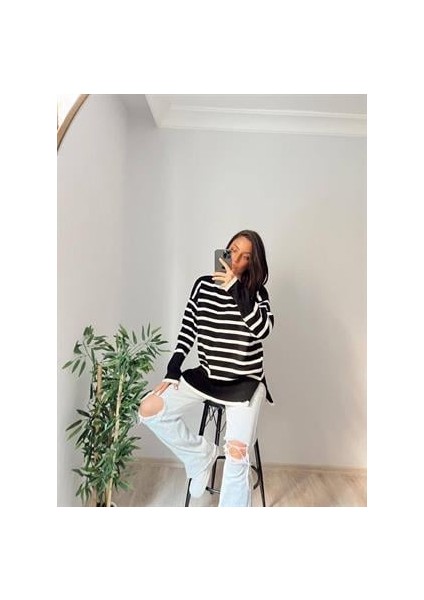 Kadın Çizgili Sıfır Yaka Triko Kazak Siyah Beyaz