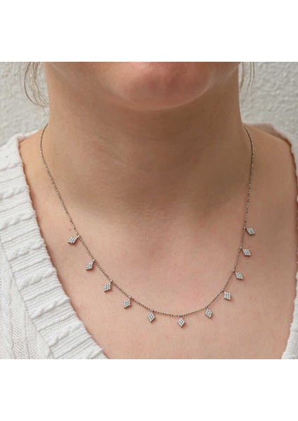 Gümüş Baklava Kesim Şans Kadın Kolye modelleri