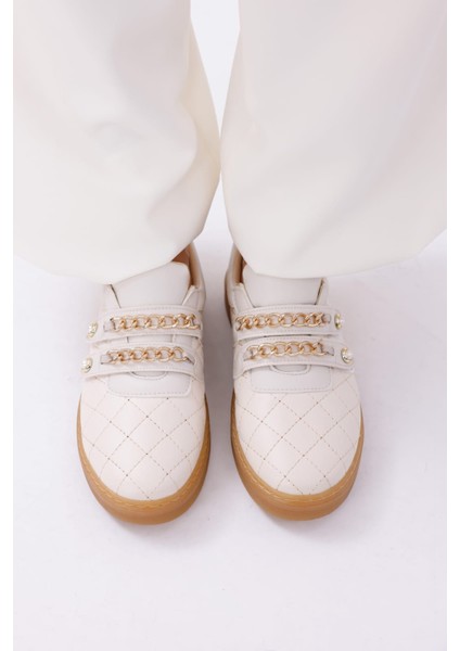 Kadın Sneaker Rahat Altın Renkli Zincir ve Inci Detaylı Cırtlı Spor Ayakkabı