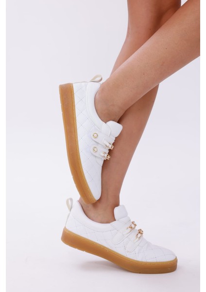 Kadın Sneaker Rahat Altın Renkli Zincir ve Inci Detaylı Cırtlı Spor Ayakkabı indirimleri