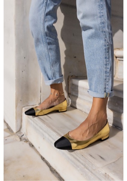 Vargas Kadin Altın Siyah Parçali Babet