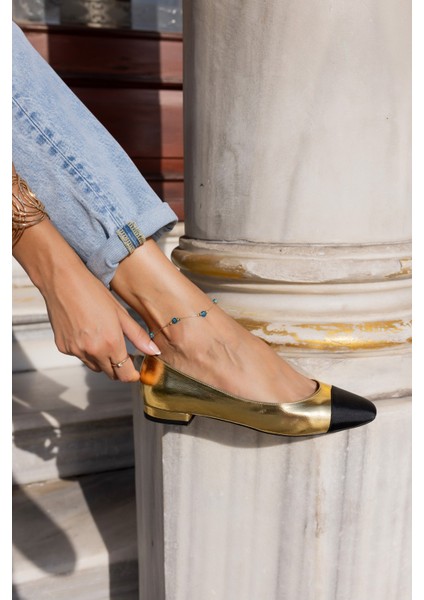 Vargas Kadin Altın Siyah Parçali Babet