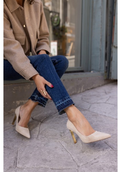 Moli Kadın Bej Suet Galvanız Okçeli Topuklu Stıletto