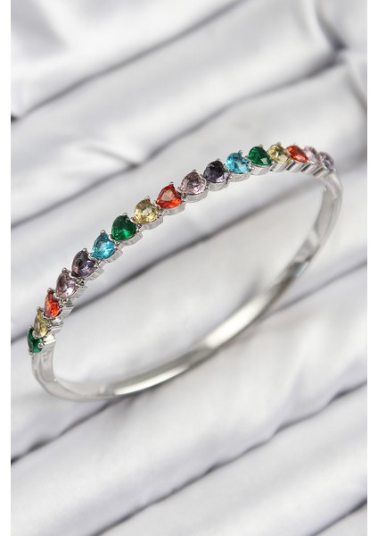 Pirinç Renkli Zirkon Taşlı Kalp Model Gümüş Renk Kadın Kelepçe