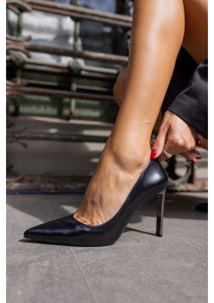 Moli Kadın Bej Suet Galvanız Okçeli Topuklu Stıletto indirimleri