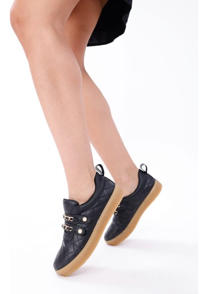 Kadın Sneaker Rahat Altın Renkli Zincir ve Inci Detaylı Cırtlı Spor Ayakkabı modelleri